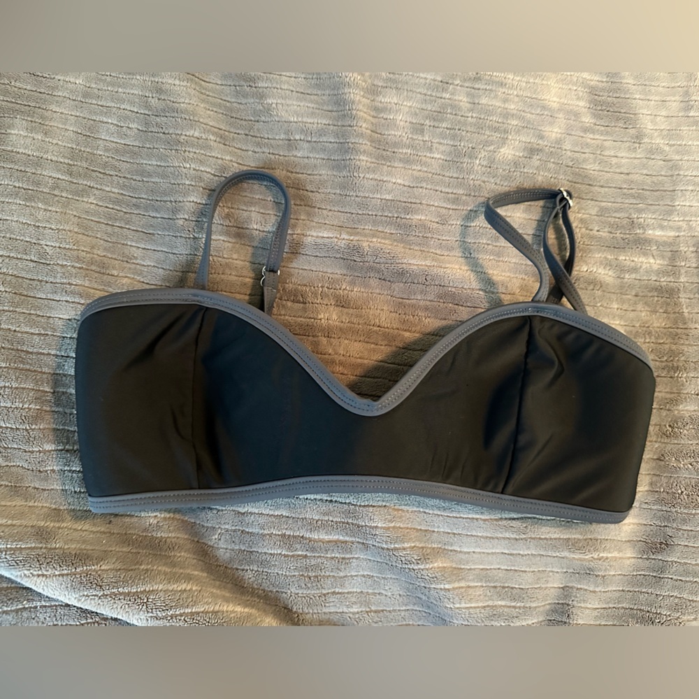 SOUTH BEACH BLACK WITH GRAY BIKINI TOP